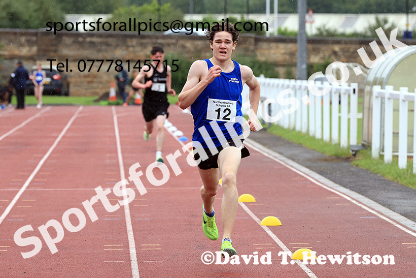 BBoys 1500 metres, 2025 Northumberland Schools Track and Fields, Wentworth, Hexham. Photo: David T. Hewitson/Sports for All Pics